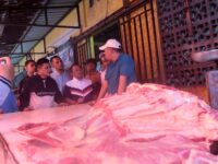 Pedagang Pasar Ibuh Curhat Sepi Jual-beli dan Terlilit Utang, Ekos Albar: Pemerintah Harus Hadir