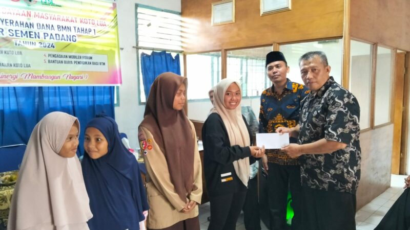 PT Semen Padang Salurkan Bantuan Pendidikan untuk 80 Pelajar RTM