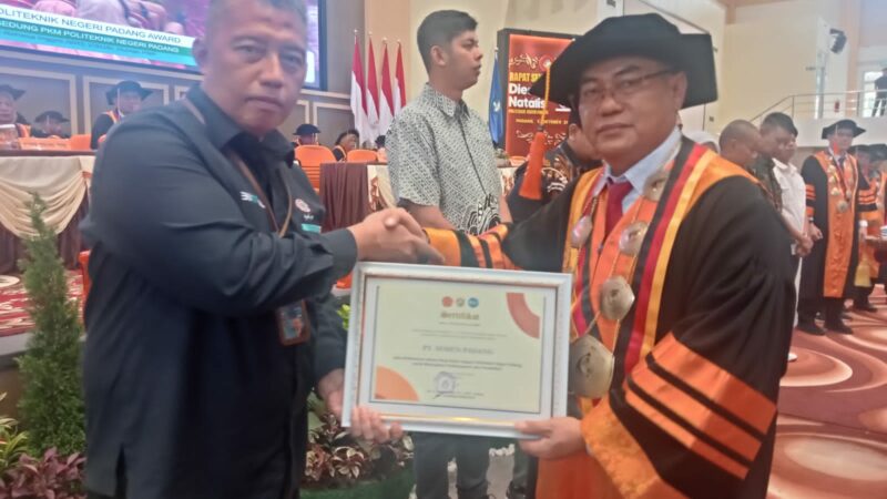 Peduli Pendidikan, Semen Padang Terima Penghargaan dari PNP