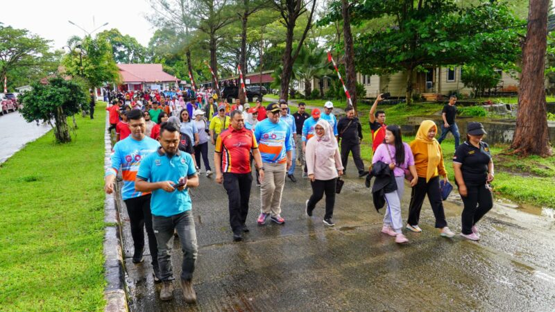 Dilepas Plt Gubernur Sumbar, Pemko Padang dan Pemkab Mentawai Gelar Jalan Sehat Bersama
