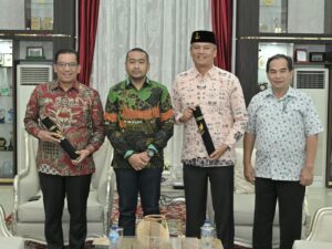 Plt Gubernur Serahkan SK, Jabatan Pj Wako Padang Panjang dan Pariaman Diperpanjang
