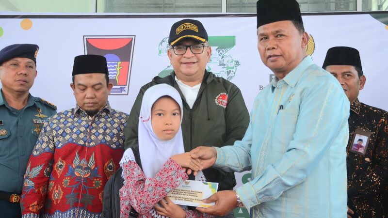 Dilaunching Pj Wako, 2.140 Murid SD dan SMP di Padang Terima Beasiswa Baznas