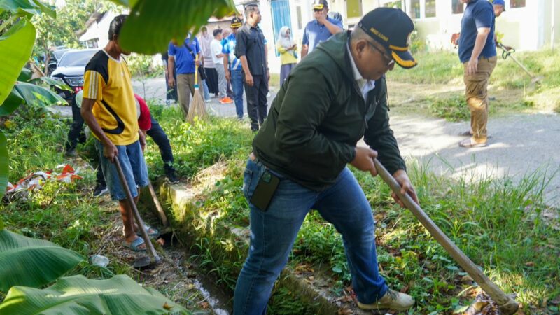 Kegiatan Padang Bagoro, Pj Wako Ajak Warga Bersihkan Sumbatan di Setiap Drainase