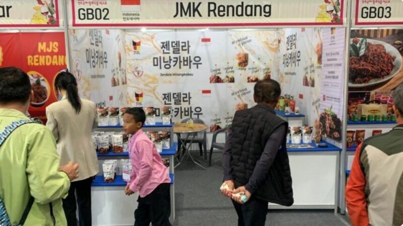 Audy Bawa UMKM Sumbar Tampil di IFFE Expo Korea Selatan