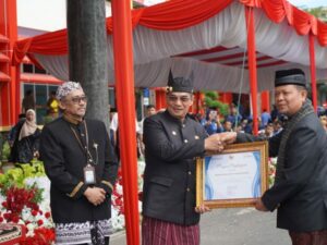 Pemko Payakumbuh meraih penghargaan Evaluasi Penyelenggaraan Statistik Sektoral (EPPS) dari Badan Pusat Statistik (BPS)