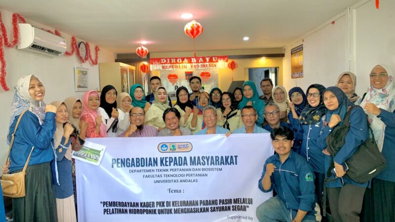 Inovasi Pertanian: Pemberdayaan Kader PKK Melalui Pelatihan Hidroponik