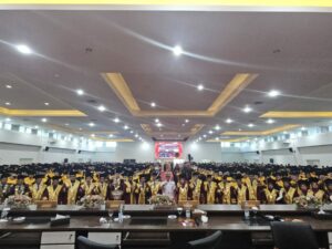 Universitas Islam Negeri (UIN) Imam Bonjol menggelar hari kedua wisuda ke-92 dengan khidmat. Sebanyak 519 wisudawan dari