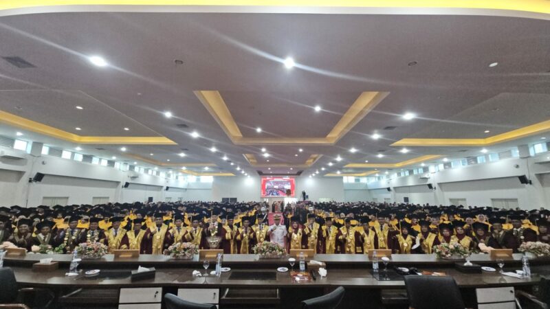 Universitas Islam Negeri (UIN) Imam Bonjol menggelar hari kedua wisuda ke-92 dengan khidmat. Sebanyak 519 wisudawan dari