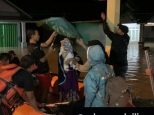 Intensitas hujan yang tinggi pada Jumat (4/10/2024) menyebabkan banjir di beberapa wilayah di Sumatra Barat, terutama di Agam, Padang Pariaman