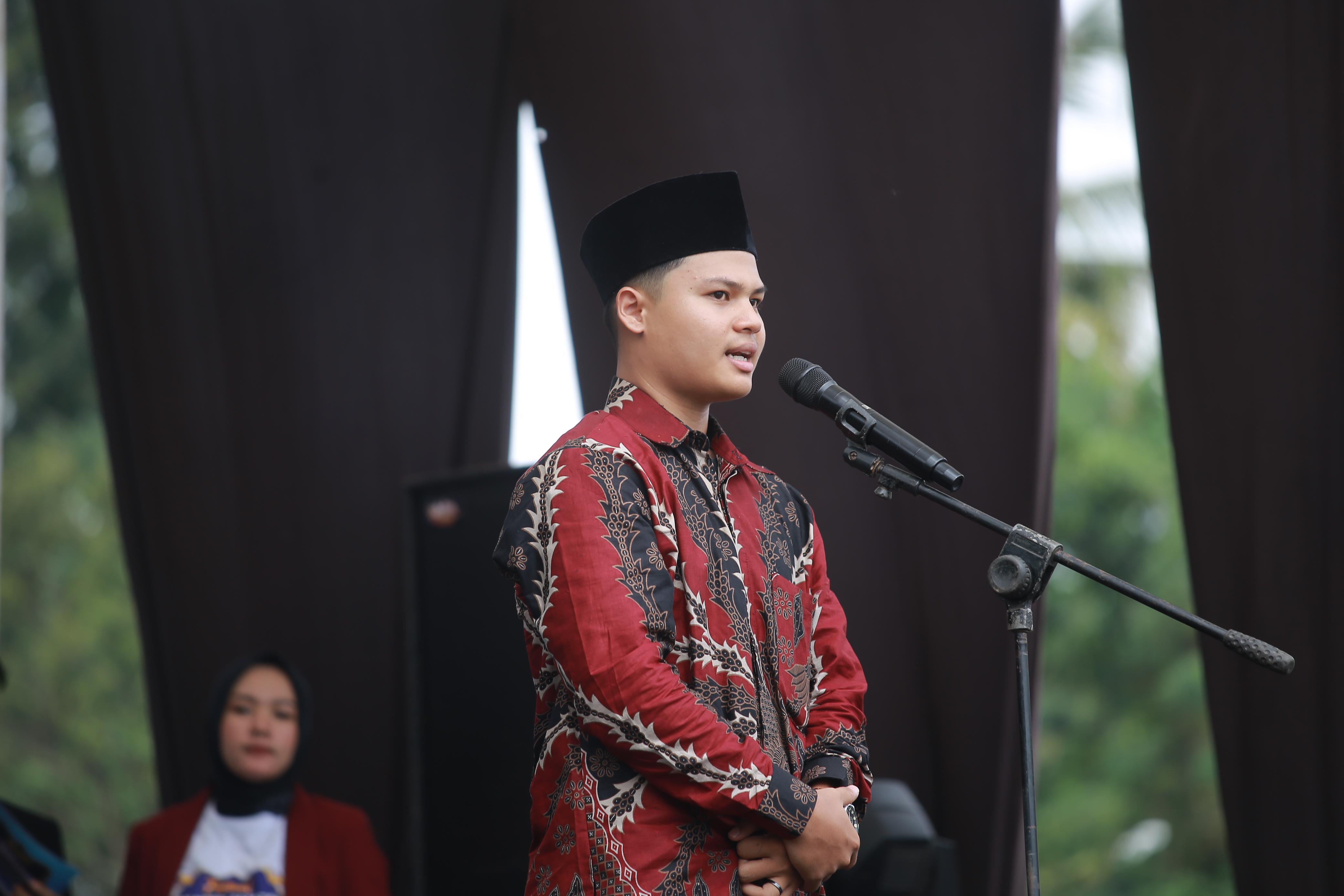 Salah satu elemen penting dalam demokrasi lokal di Indonesia adalah Pilkada. Prihatmoko & Moessafa (2008: 34) mengatakan bahwa Pilkada