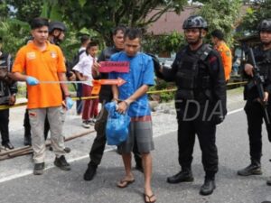 Indra Septiarman (26) alias In Dragon, tersangka utama dalam kasus pemerkosaan dan pembunuhan gadis penjual gorengan, Nia Kurnia Sari,