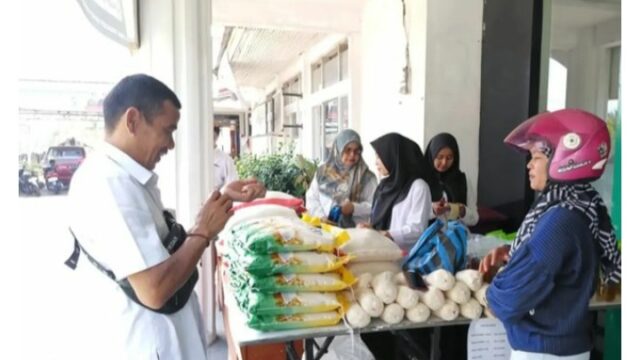 Pemko Padang Panjang akan melaksanakan operasi pasar murah, Kamis (23/1/2025). Kegiatan ini digelar pukul 09.00-15.00 WIB di Kantor Lurah