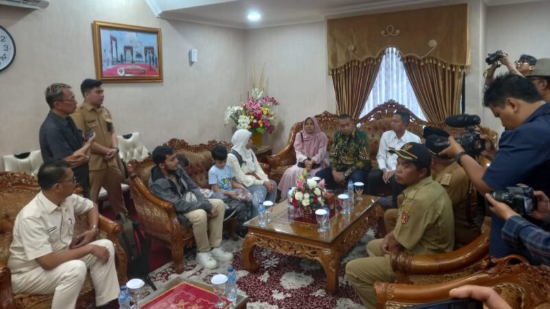 Empat warga Sumatra Barat dievakuasi dari zona perang di Lebanon, Selasa (15/10/2024). Proses evakuasi dilakukan bekerja sama Kemenlu