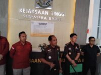 Kejati Sumbar menahan 11 orang tersangka terkait kasus dugaan korupsi ganti rugi lahan pembangunan jalan tol