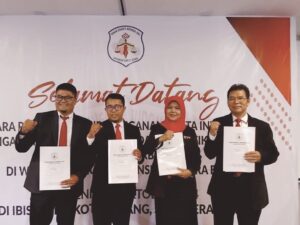 Sebanyak empat dosen dari Program Studi Hukum Keluarga Fakultas Agama Islam, UM Sumatera Barat, yakni Dr Mursal MAg CPM, Dr Syaflin Halim