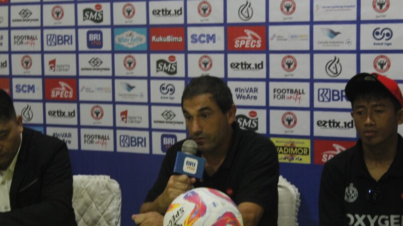 Semen Padang FC mengalami kekalahan telak 1-8 saat menjamu Dewa United di Stadion Haji Agus Salim, Jumat (25/10/2024). Hasil ini menjadi