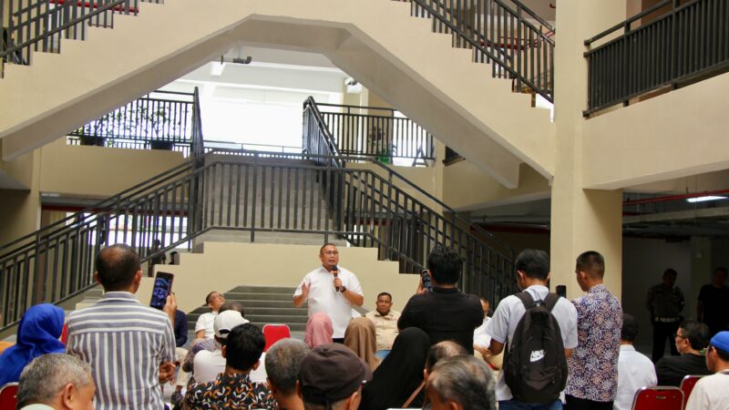 Anggota DPR RI asal Sumbar, Andre Rosiade mengungkapkan bahwa pembangunan Pasar Raya Padang Fase VII telah tuntas 100 persen. Dalam waktu