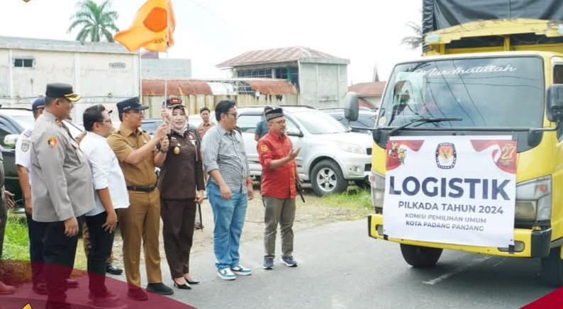 Pj Wako Padang Panjang Lepas Pendistribusian Logistik Pilkada 2024