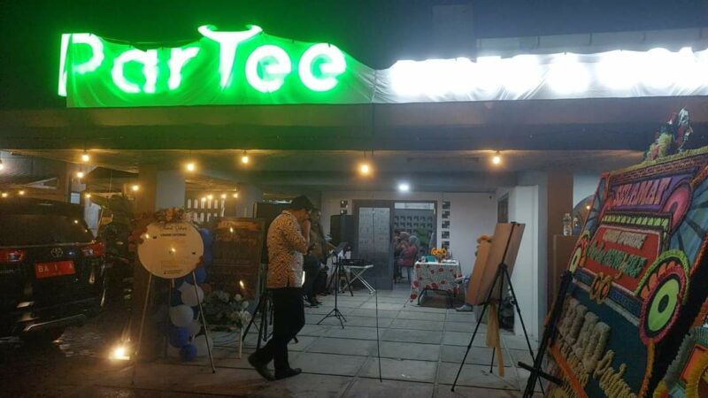 Resmikan Partee Resto & Golf, Pj Wako Padang: Tanda Ekonomi Menggeliat