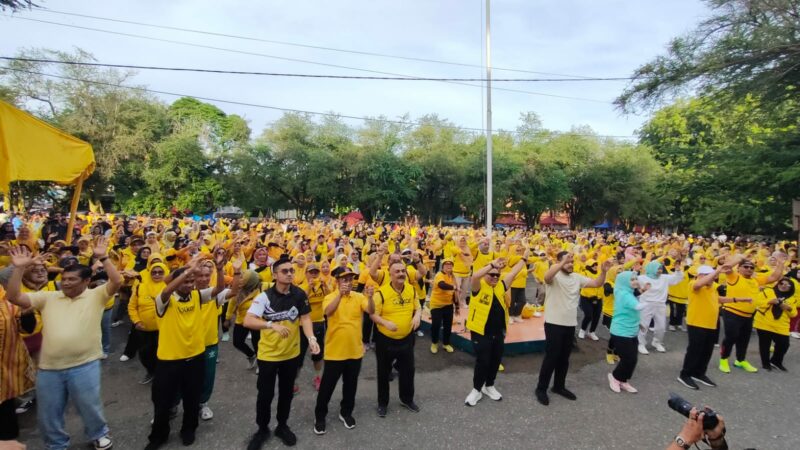 Peringati HUT ke 60, Partai Golkar Gelar Senam Massal di GOR Agus Salim Padang