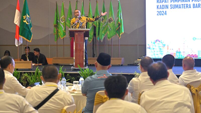 Rapimprov Kadin Sumbar: Plt Gubernur Ajak Pengusaha Investasi Sektor Pertanian dan Energi Terbarukan