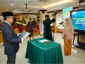 Rektor Universitas Andalas (Unand) Efa Yonnedi melantik Lusi Susanti sebagai Dekan Fakultas Teknologi Informasi (FTI) periode 2024-2029.