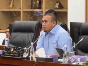 Anggota DPR RI asal Sumbar, Andre Rosiade mendorong Kementerian BUMN menggunakan perusahaan dalam negeri untuk pengadaan bogie set