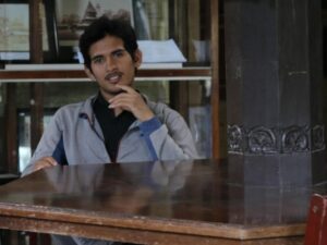 Buya Hamka atau Haji Abdul Malik Karim Amrullah adalah salah satu ulama besar dan sastrawan terkemuka di Indonesia. Lahir di Maninjau,