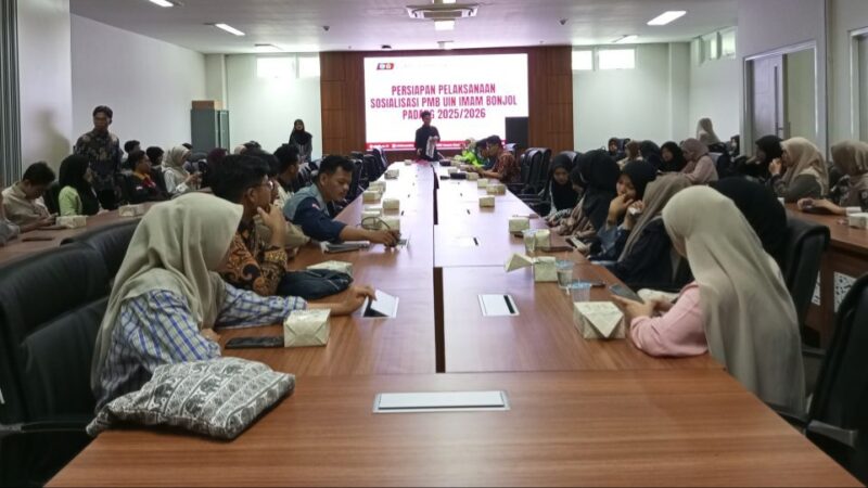 UIN Imam Bonjol Padang menggelar persiapan pelaksanaan sosialisasi penerimaan mahasiswa baru periode 2025/2026. Kegiatan ini berlangsung