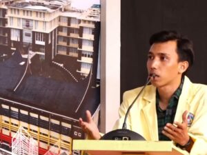 Politik hadir sebagai wujud dari distribusi keadilan bagi masyarakat. Apabila dia tidak berjalan maka ada patologi politik yang merusak dari