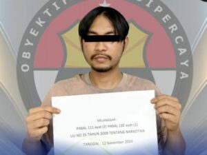 Dalang kasus narkotika antar provinsi jenis ganja, MR (29), berhasil diringkus Tim Phantom Sat Narkoba Polres Payakumbuh. MR masuk dalam DPO