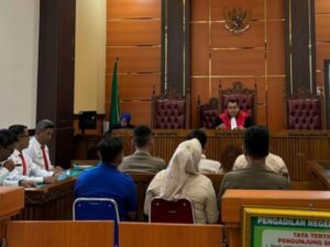 Sebanyak 10 pelanggar peraturan daerah (Perda) menjalani sidang tindak pidana ringan (tipiring) di Pengadilan Negeri Padang pada Kamis