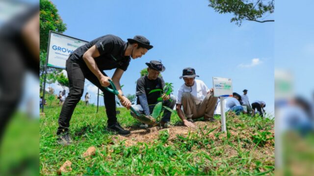 Perjuangan menjaga alam menjadi jalan berat dipilih Rasman dan anggota Kelompok Tani Hutan (KTH) Pabangbon di Desa Malasari,