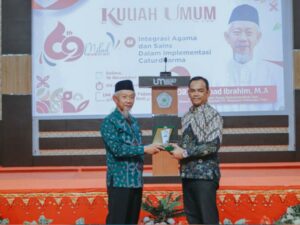 Peringati Milad ke-69, Universitas Muhammadiyah (UM) Sumatera Barat menggelar Kuliah Umum, Selasa (19/11/2024). Kuliah umum yang digelar