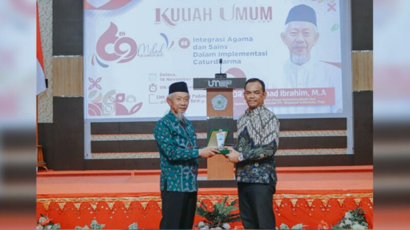 Peringati Milad ke-69, Universitas Muhammadiyah (UM) Sumatera Barat menggelar Kuliah Umum, Selasa (19/11/2024). Kuliah umum yang digelar