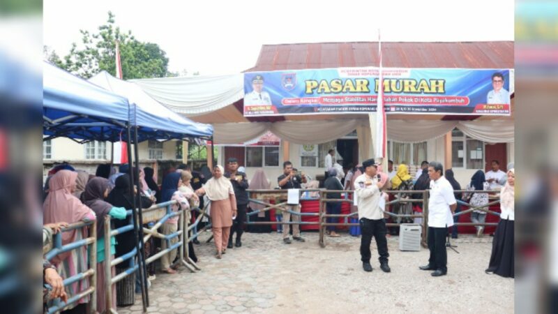 Pemko Payakumbuh menggelar pasar murah dalam rangka menjaga stabilitas harga dan ketersediaan bahan pokok murah bagi masyarakat