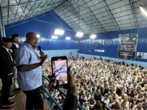 Ketua DPD Partai Gerindra Sumbar Andre Rosiade menyebutkan, pasangan calon Wali Kota dan Wakil Wali Kota Bukittinggi Erman Safar