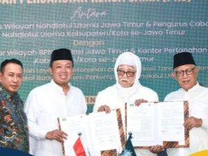 Menteri Agraria dan Tata Ruang/Kepala Badan Pertanahan Nasional (ATR/BPN), Nusron Wahid menyaksikan penandatanganan Nota Kesepahaman/MoU