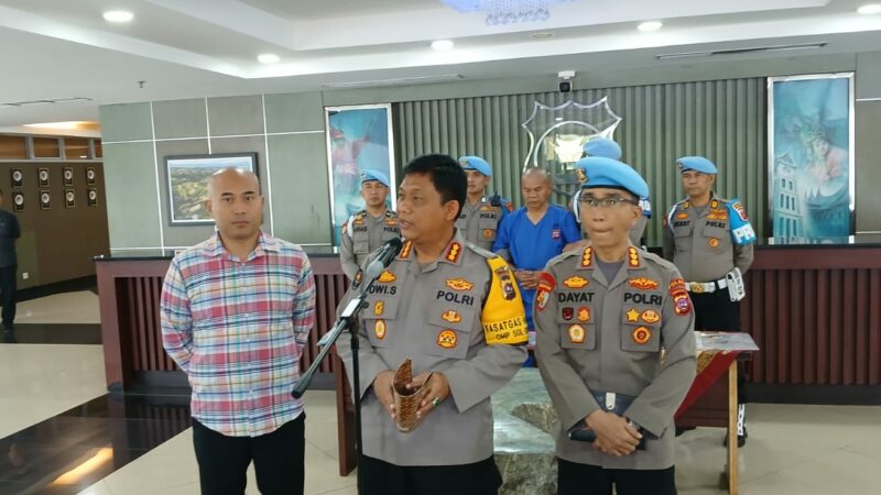 Motif penembakan yang menewaskan Kasat Reskrim Polres Solok Selatan, AKP Ryanto Ulil Anshari, mulai terkuak. Pelaku, yang merupakan Kabag Ops