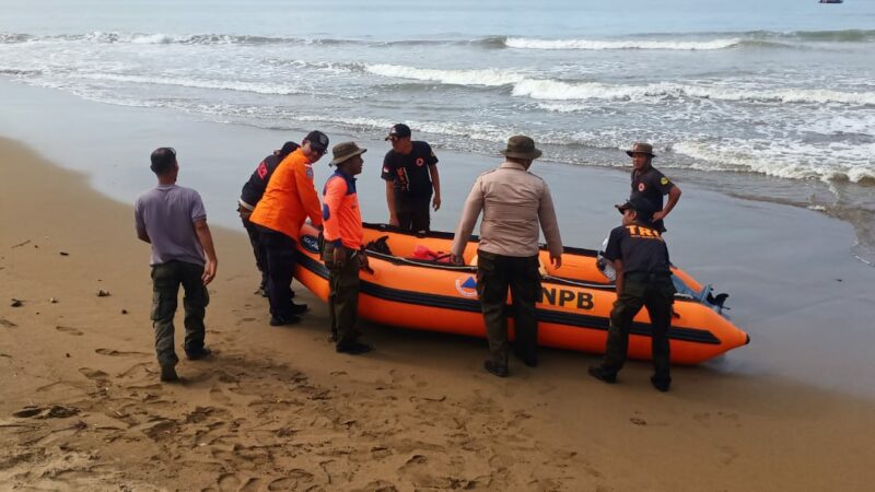Seorang remaja bernama Reyhan (16) dilaporkan tenggelam di Pantai Pasir Jambak, Kelurahan Pasir Jambak, Kecamatan Koto Tangah, Kota Padang.