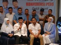 Pasangan calon gubernur dan wakil gubernur Sumatra Barat nomor urut 02, mengadakan konferensi pers hasil quick count, Rabu (27/11/2024).