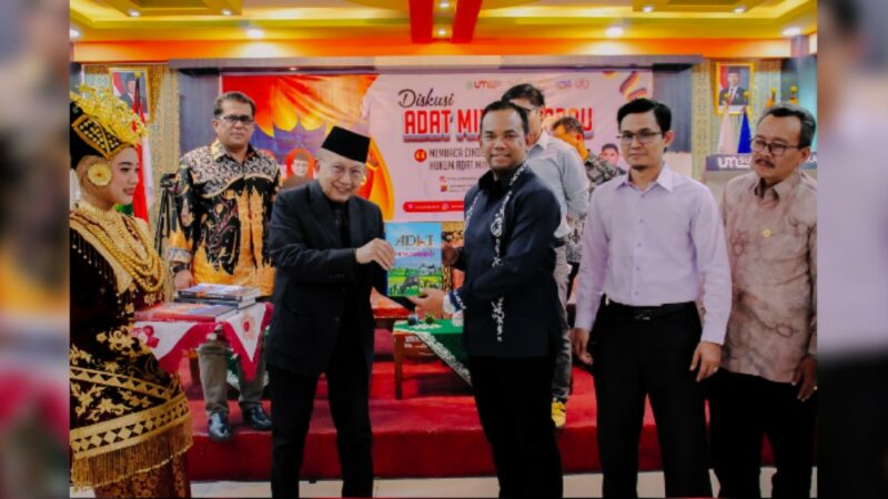 Universitas Muhammadiyah (UM) Sumatera Barat menggelar Diskusi Adat Minangkabau “Membaca Cindue Mato; Jati Diri dan Hukum Adat Minangkabau”
