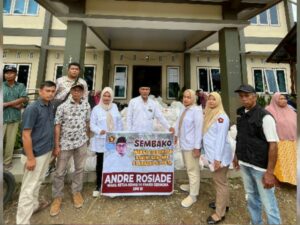 Anggota DPR RI asal Sumatra Barat (Sumbar) Andre Rosiade mengirimkan 1.500 paket sembako untuk korban banjir bandang di Limapuluh Kota,