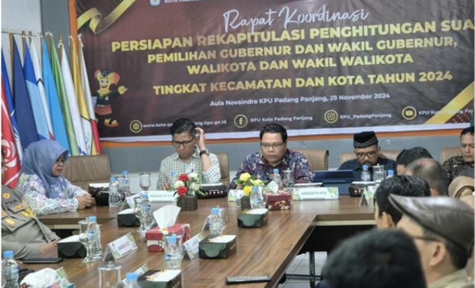 KPU akan melaksanakan rekapitulasi penghitungan suara Pemilihan Gubernur (Pilgub) Sumbar dan Pemilihan Wali Kota (Pilwako) Padang Panjang