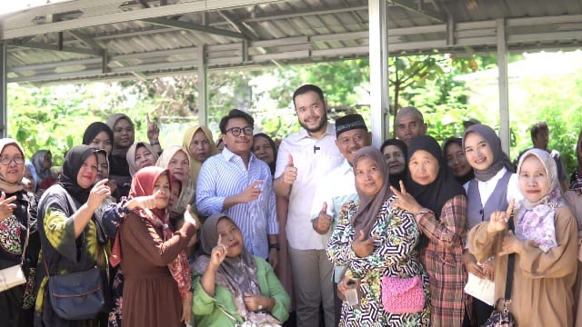 Anggota DPRD Padang Argi Finalo Dirikan Pondok Makan Gratis untuk Masyarakat