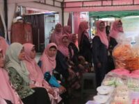 Semarak Festival UMKM 1.000 Karupuak Kuah di Kamang Tangah Anam Suku Agam