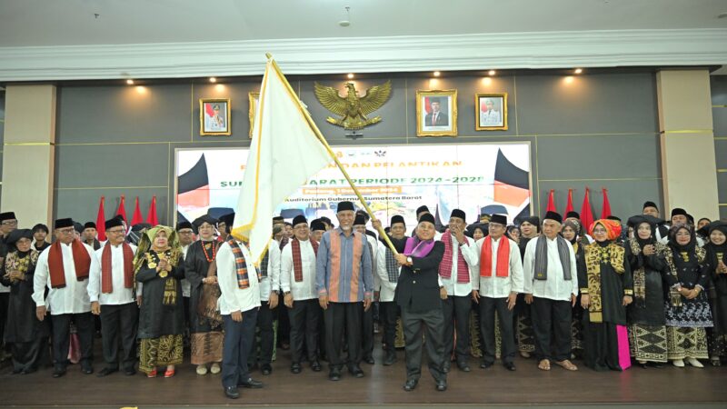 Kukuhkan Pengurus S3, Gubernur Mahyeldi: Peran Ormas Sangat Penting bagi Pembangunan Daerah