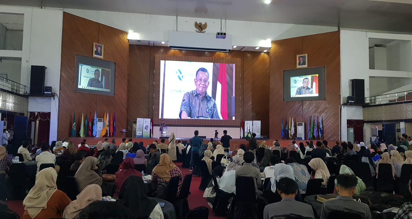 Entrepreneur Hub Goes to Campus di UNAND, Wamen UMKM Beri Motivasi Pelaku Usaha