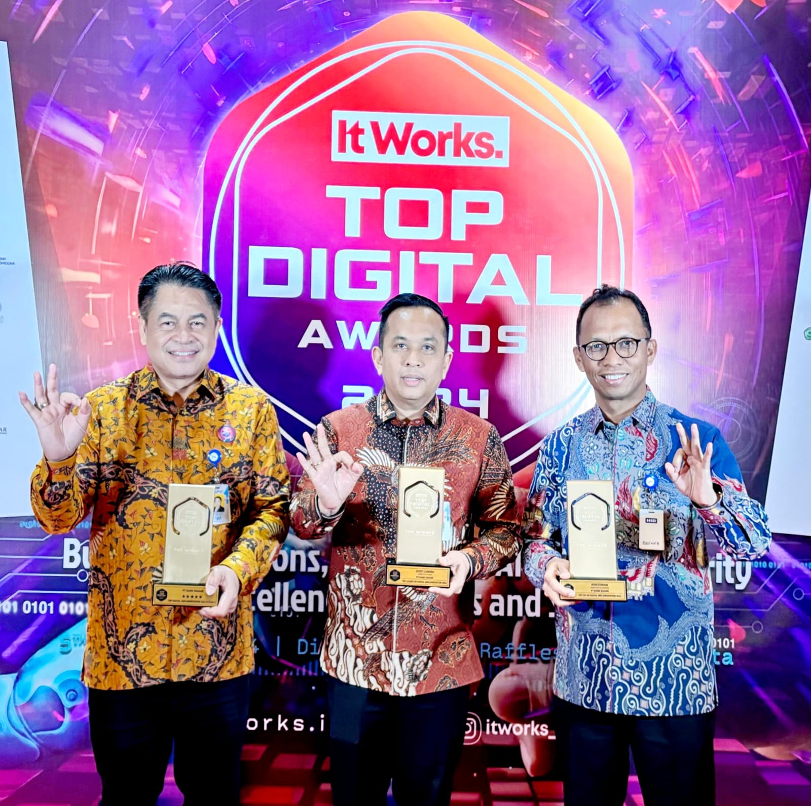 Bank Nagari Raih 3 Penghargaan Bergengsi di Ajang Top Digital Awards 2024