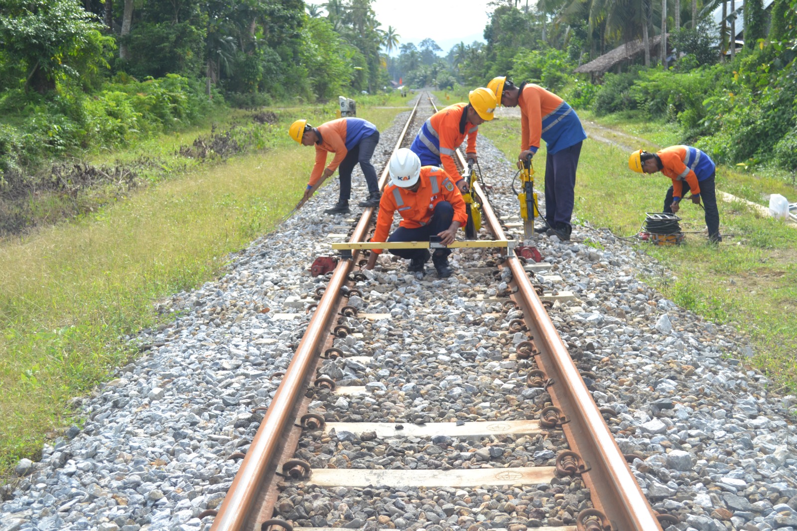 Hadapi Musim Penghujan, KAI Divre Sumbar Tingkatkan Pengawasan Jalur Kereta